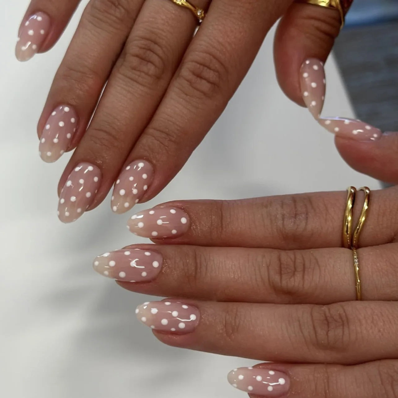Aurora Glow – Nude Pink Ombré Press-On Nails