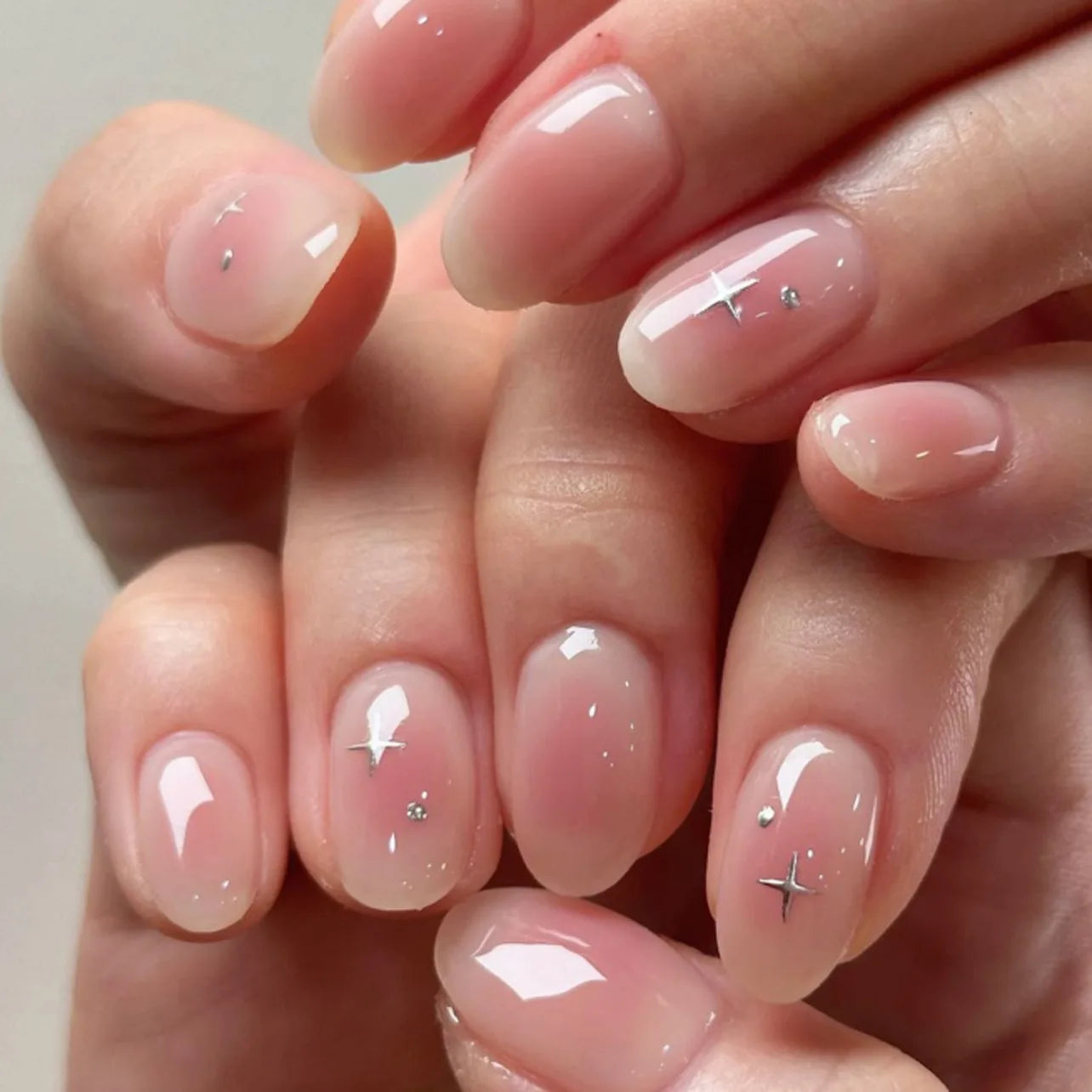 Aurora Glow – Nude Pink Ombré Press-On Nails